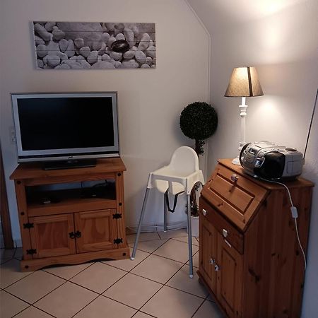 Ostsee-Ferienwohnung-Nautikuss Wangels ภายนอก รูปภาพ